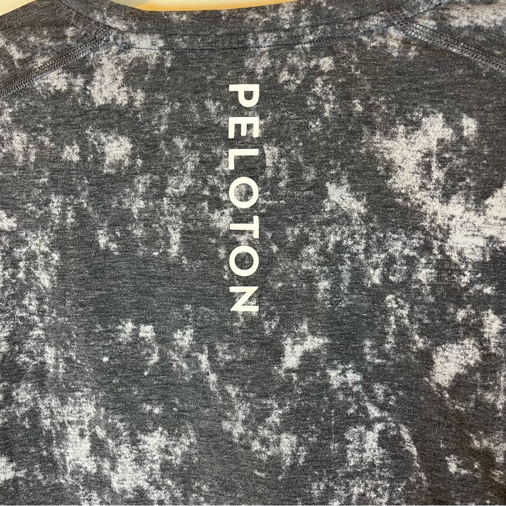 Peloton Gray Men's Shirt L Workout Athletic‎ Cycling Casual Comfy Exercise - Picture 4 of 9